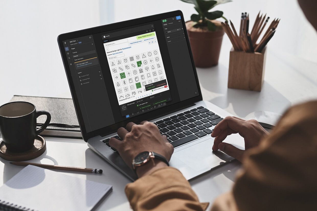 Laptop screen with multiple icons